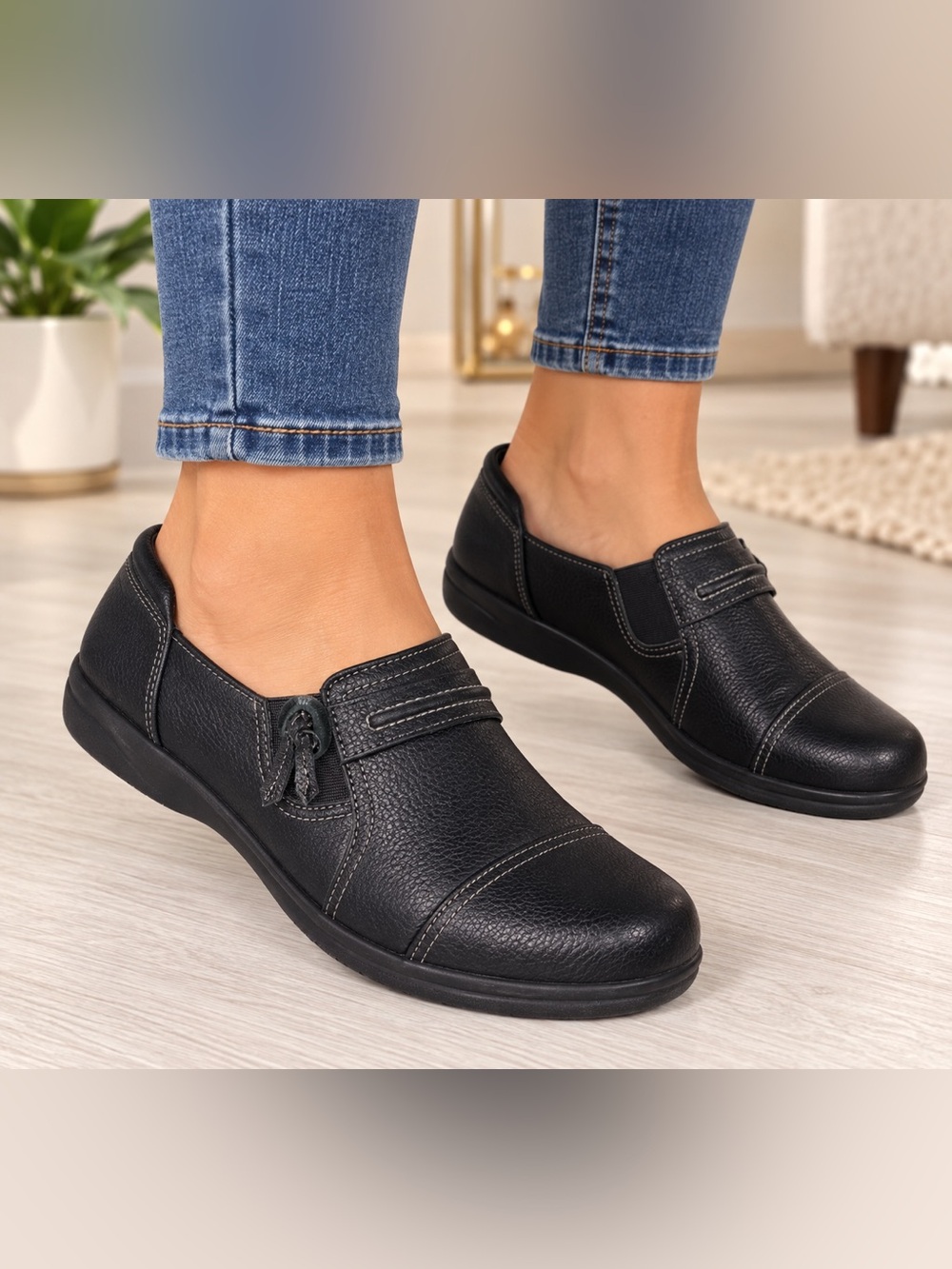 Clarks Collection Cheyn
Madi Black Leather Slip On Loafers
Size 7.5